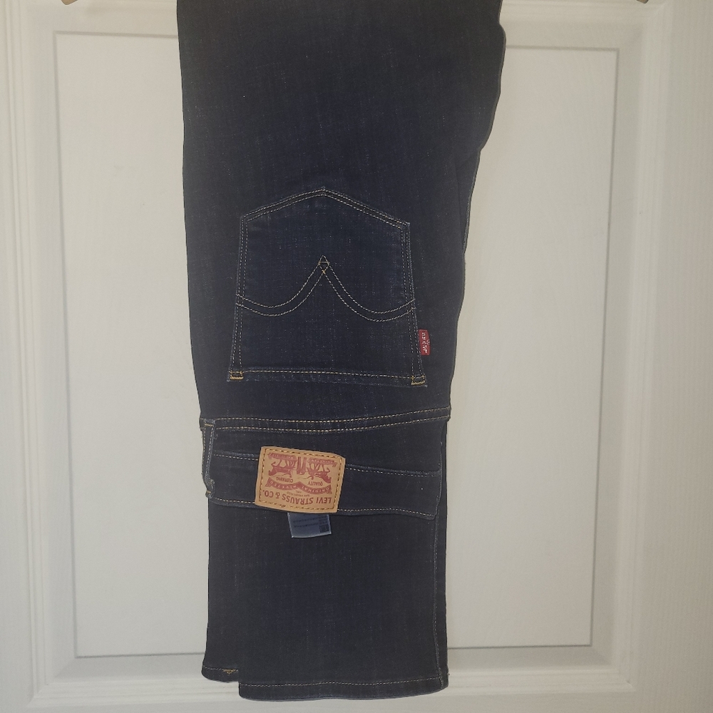 Womens Levi's jeans size 8